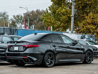 Alfa Romeo Giulia foto 4