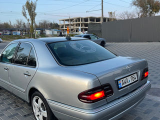 Mercedes E-Class foto 6