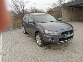 Mitsubishi Outlander foto 1