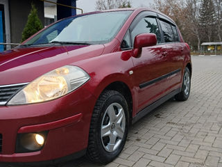 Nissan Tiida foto 2