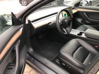 Tesla Model 3 foto 7