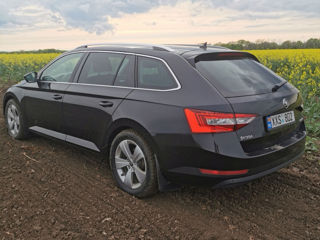 Skoda Superb foto 3