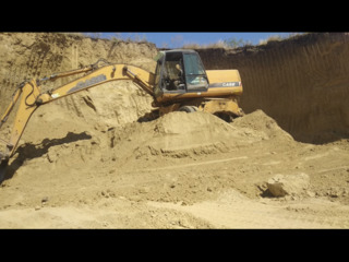 Servicii excavator si basculante foto 4
