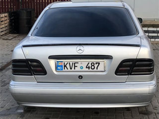 Mercedes E-Class foto 5