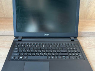 Acer Aspire ES1-533 series foto 1