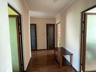 Apartament cu 3 camere, 70 m², Periferie, Cahul foto 1