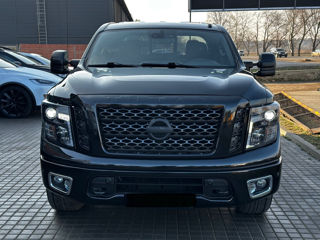 Nissan Titan foto 2