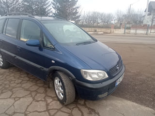 Opel Zafira foto 2