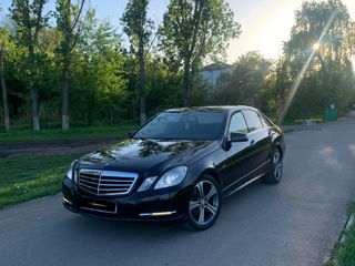 Mercedes E-Class foto 1