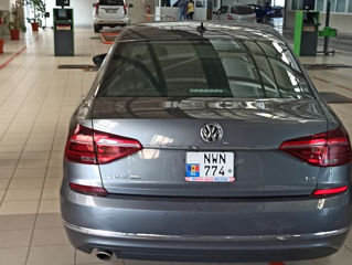 Volkswagen Passat foto 3