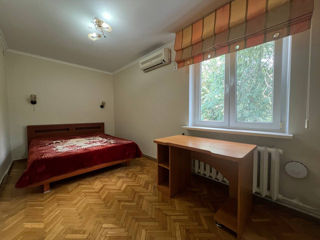 Apartament cu 2 camere, 45 m², Botanica, Chișinău foto 2