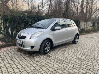 Toyota Yaris foto 1