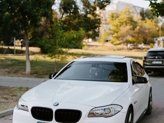 BMW 5 Series foto 3