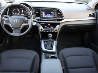 Hyundai Elantra foto 3