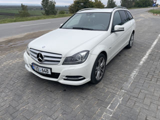 Mercedes C-Class foto 2