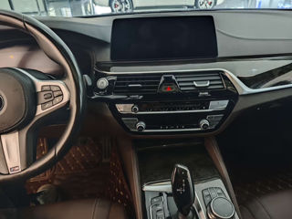 BMW 5 Series foto 12