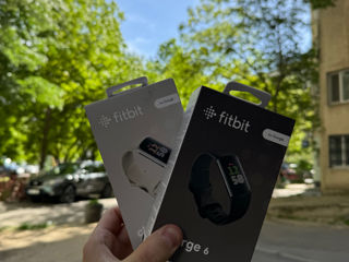 FitBit Charge 6 White/Black free shipping!
