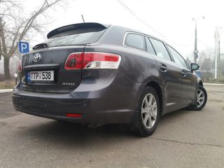 Toyota Avensis foto 6