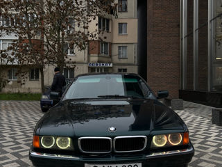 BMW 7 Series foto 2