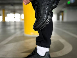 Nike Air Max 95 All Black foto 7