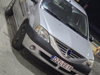 Dacia Logan foto 2