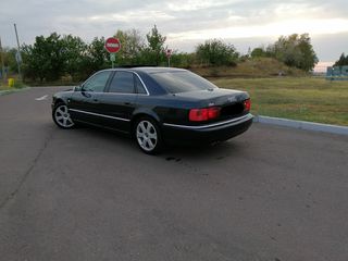 Audi S8 foto 1