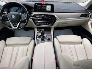 BMW 5 Series foto 2