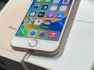 iPhone 8 ,Gold 64GB foto 2