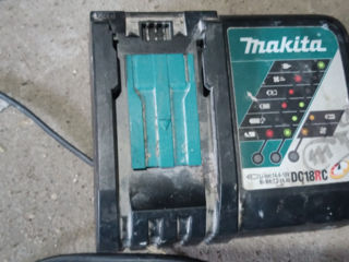 Зарядка makita