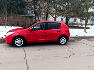 Dacia Sandero foto 2