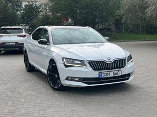 Skoda Superb foto 2