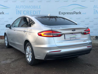 Ford Fusion foto 3