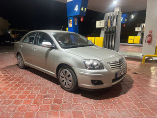 Toyota Avensis foto 6