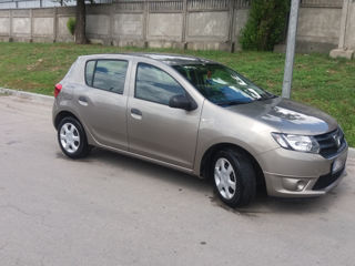 Dacia Sandero foto 2