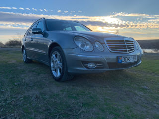 Mercedes E-Class foto 2