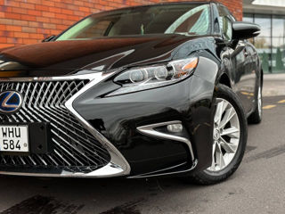 Lexus ES300h - Chirie Auto - Авто Прокат - Rent a Car foto 3