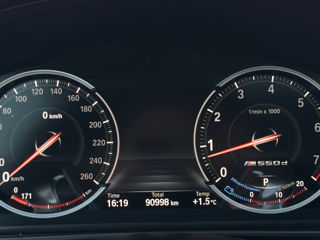 BMW 5 Series foto 11