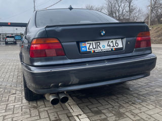 BMW 5 Series foto 4