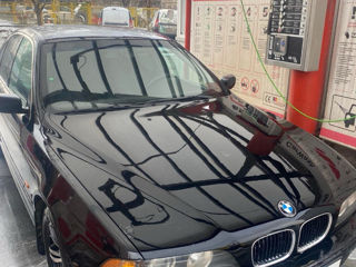 BMW 5 Series foto 5