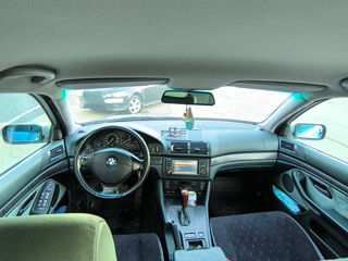 BMW 5 Series foto 3