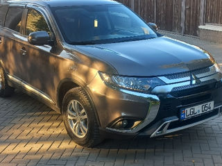 Mitsubishi Outlander foto 3