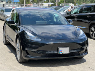 Tesla Model 3 foto 4