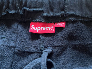 Supreme foto 4