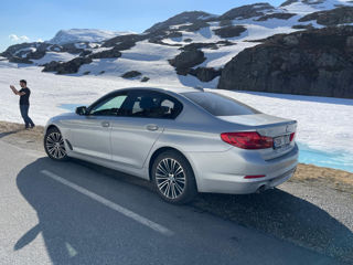 BMW 5 Series foto 2