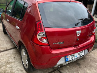 Dacia Sandero foto 1