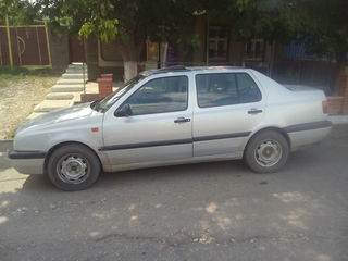 Volkswagen Vento foto 1