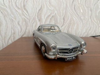 Продам масштабную модель Mercedes-Benz 300SL foto 2