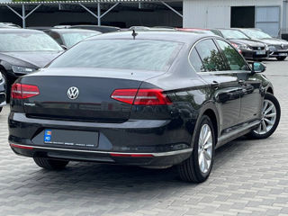 Volkswagen Passat foto 3