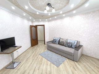 Apartament cu 2 camere, 75 m², Centru, Chișinău foto 5