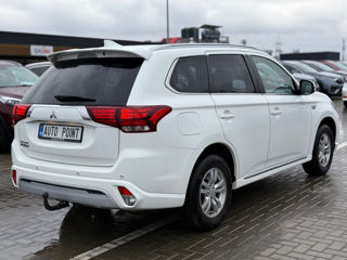 Mitsubishi Outlander foto 3